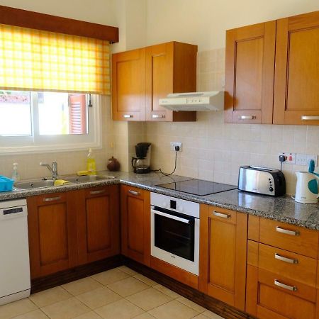 Villa On The First Line Пейя Екстер'єр фото